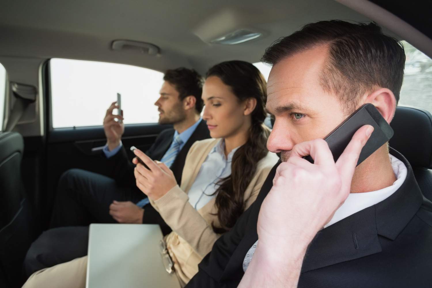 Clients professionnels transportés avec Abelis Taxis, chauffeur privé et Taxi VTC sur le Bassin d’Arcachon.